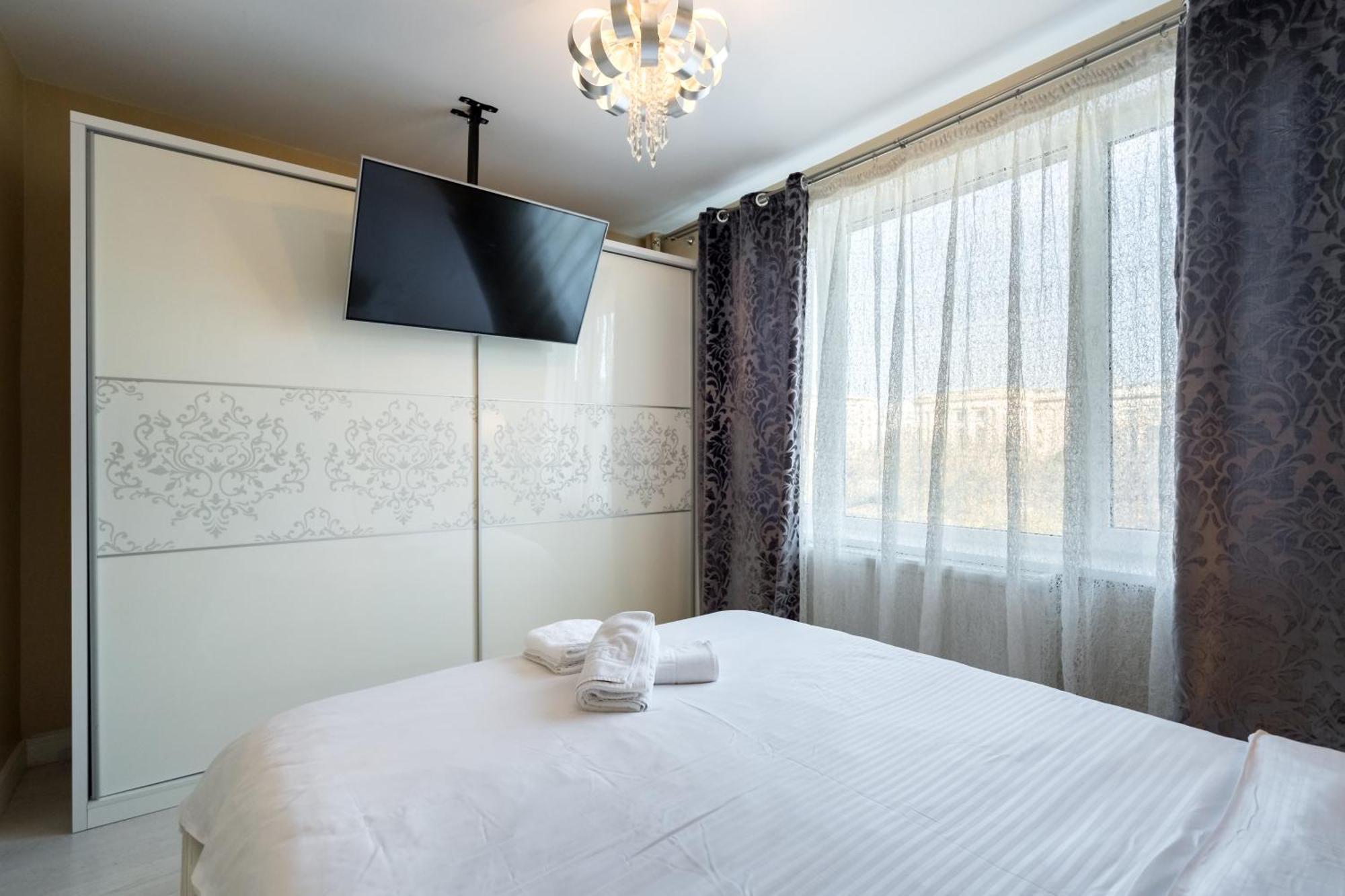 Top Location With Iconic View - Sala Palatului Bucharest Exterior photo